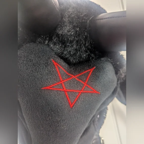 Kreepsville Demon Goat Head Backpack - Picture 3 of 9